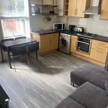 בריסטול Spacious 4 Bedroom House Near Stokes Croft!! Central!!! מראה חיצוני תמונה